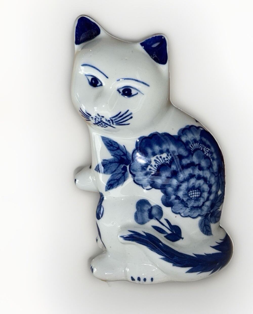 Vintage Seymour Mann Blue White Porcelain Cat Kitten Figurine 6.5x4 Inches